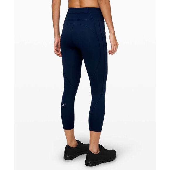 Lululemon Time To Sweat Crop 23" True Navy Women's Sz 8 Excellent Used Condition - Picture 4 of 10